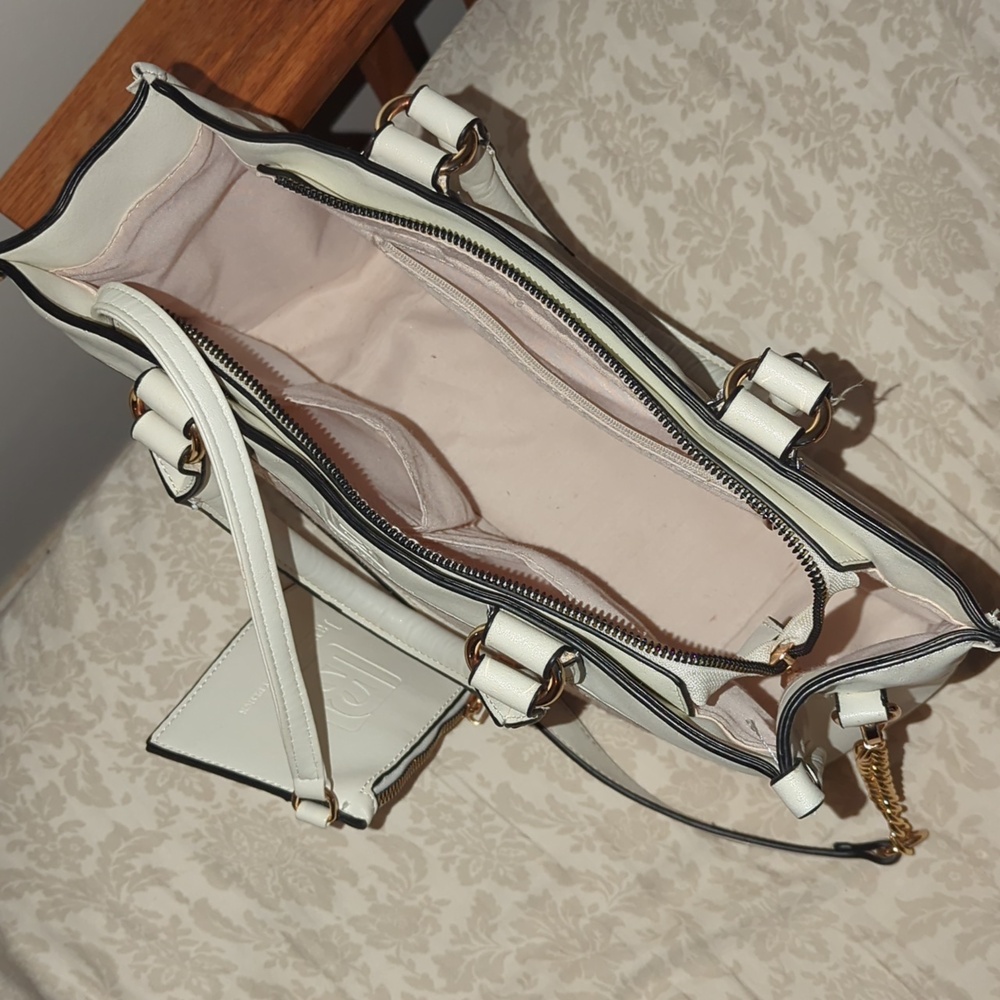 Handbag - Picture 14 of 15